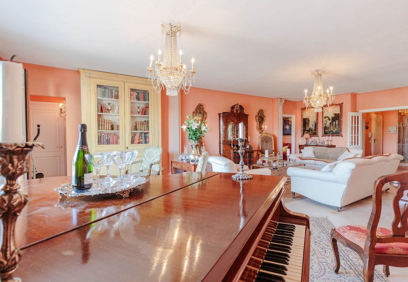 Appartamento a Lucca - Casa Dieter, a superb 2 bedrooms Apartment with Grand Terrace and private parking in Central Lucca