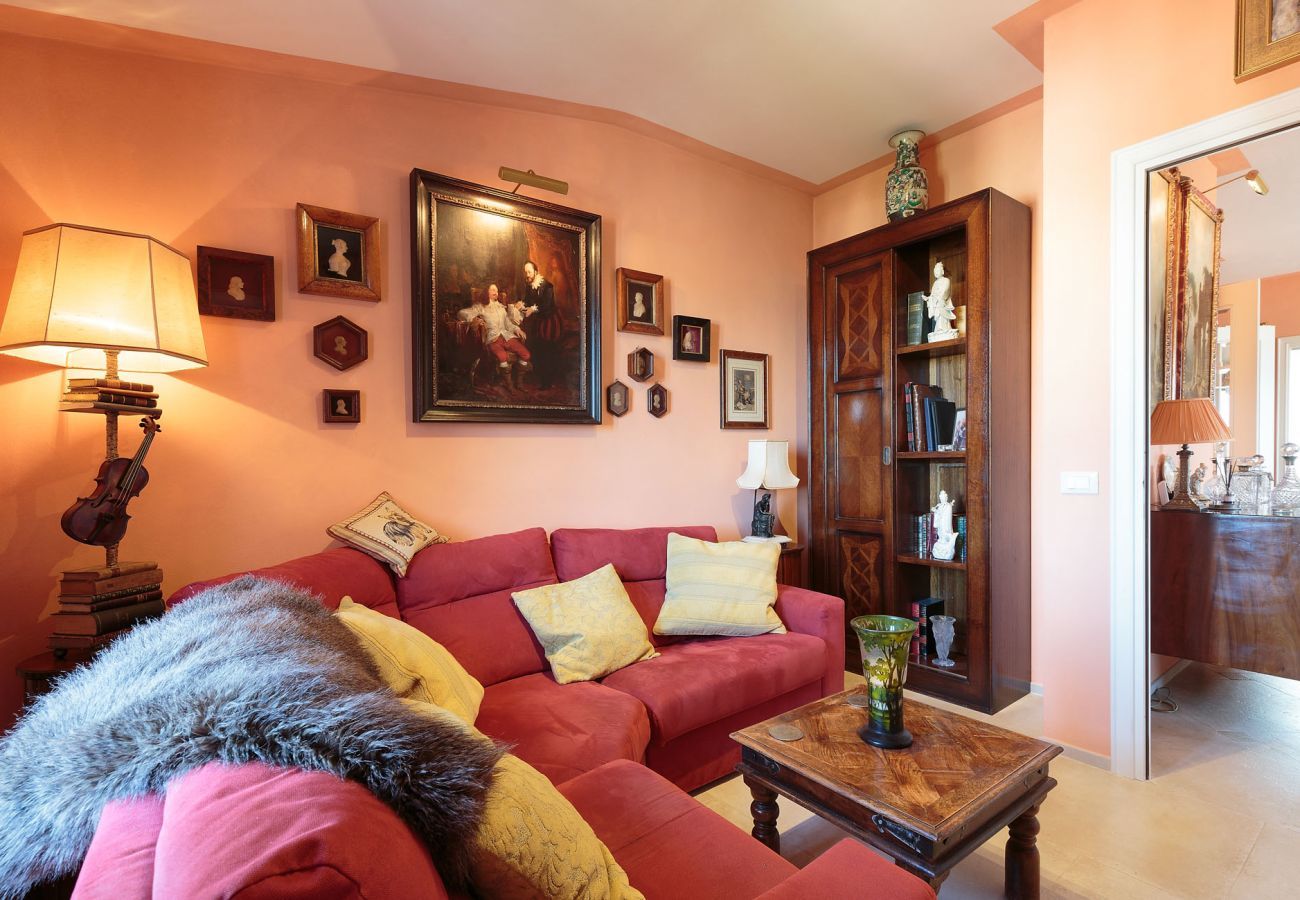 Appartamento a Lucca - Casa Dieter, a superb 2 bedrooms Apartment with Grand Terrace and private parking in Central Lucca