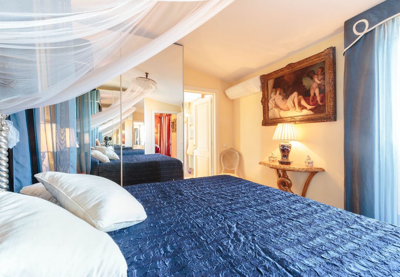 Appartamento a Lucca - Casa Dieter, a superb 2 bedrooms Apartment with Grand Terrace and private parking in Central Lucca