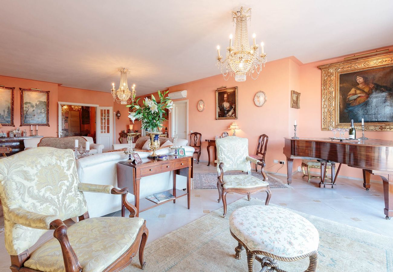 Appartamento a Lucca - Casa Dieter, a superb 2 bedrooms Apartment with Grand Terrace and private parking in Central Lucca