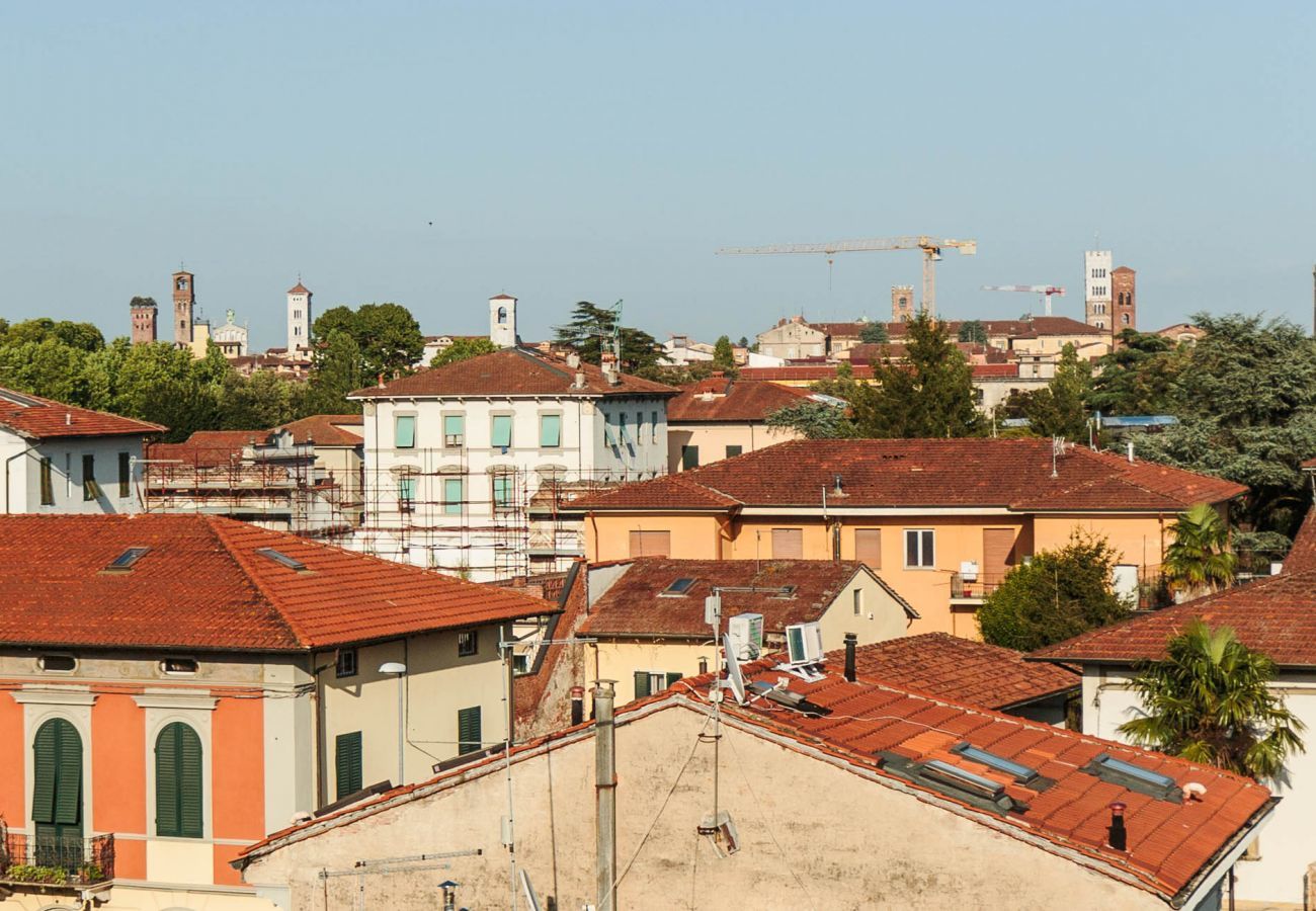 Appartamento a Lucca - Casa Dieter, a superb 2 bedrooms Apartment with Grand Terrace and private parking in Central Lucca