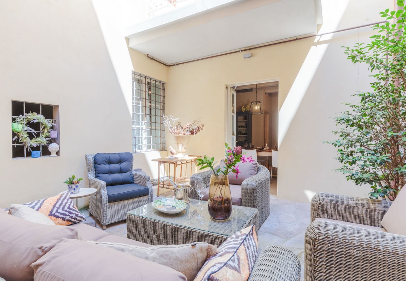 Appartamento a Lucca - Vissi D'Arte, a Luxury Ground Floor Apartment with Private Garden inside the Walls of Lucca