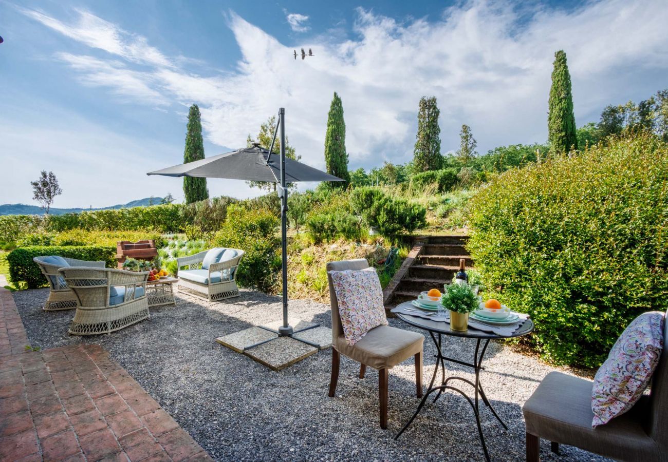 Appartamento a Monte San quirico - One Bedroom Farmhouse Apartment with shared Pool in Fattoria Sardi Wine Resort in Lucca