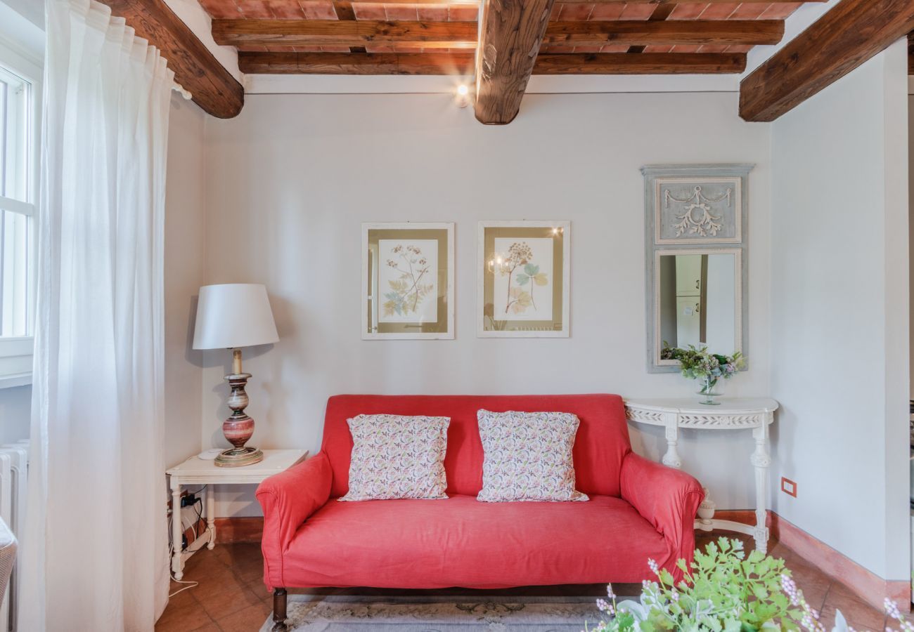 Appartamento a Monte San quirico - One Bedroom Farmhouse Apartment with shared Pool in Fattoria Sardi Wine Resort in Lucca