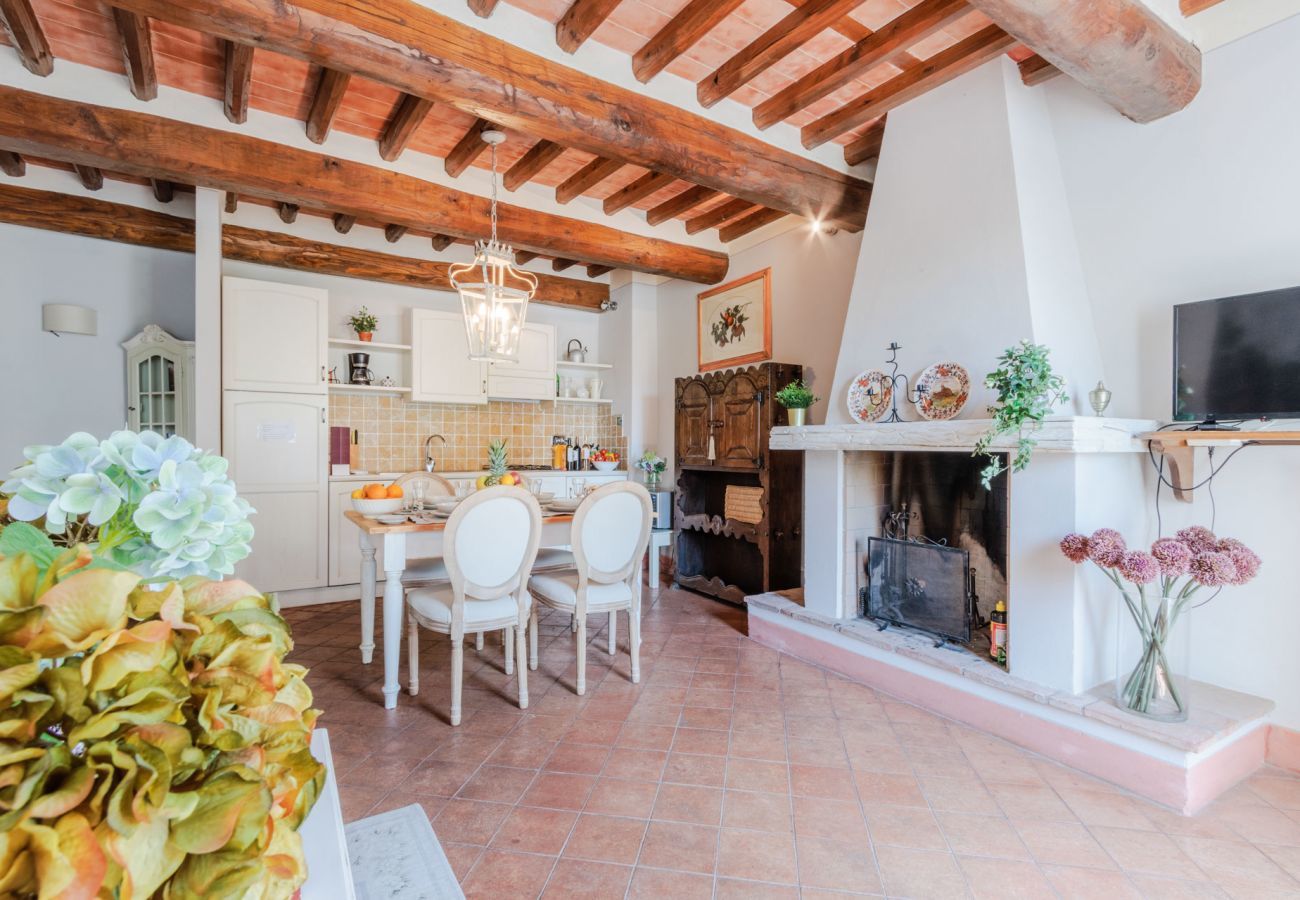 Appartamento a Monte San quirico - Elisa Farmhouse Apartment in Wine Resort in Lucca