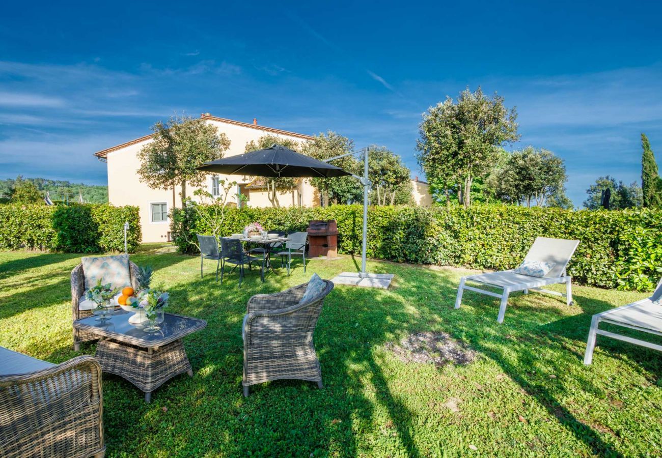 Appartamento a Monte San quirico - Pietro Farmhouse Apartment in Wine Resort in Lucca