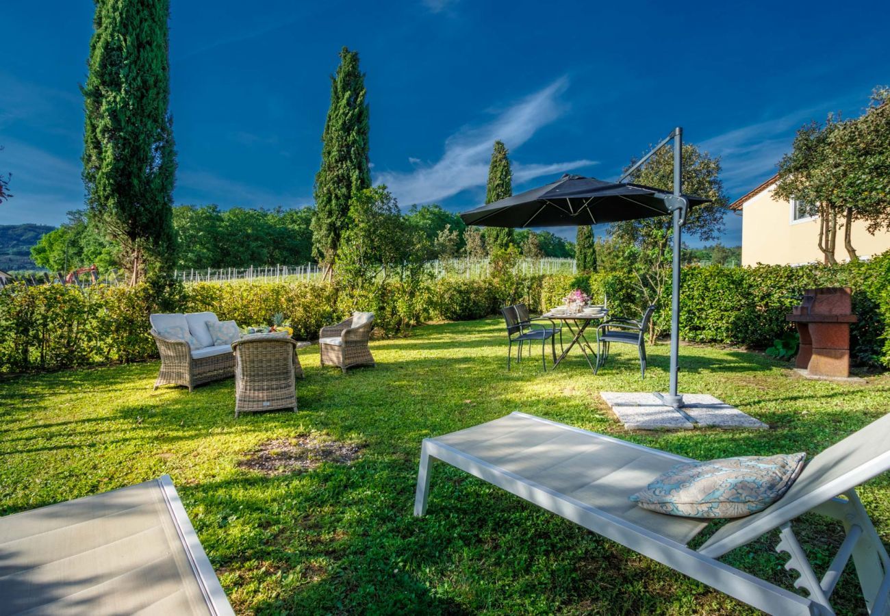 Appartamento a Monte San quirico - Pietro Farmhouse Apartment in Wine Resort in Lucca