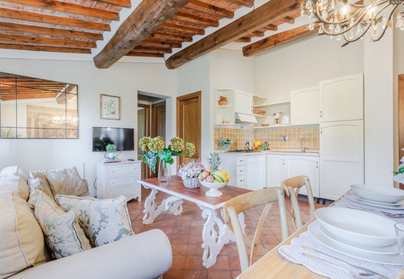 Appartamento a Monte San quirico - Pietro Farmhouse Apartment in Wine Resort in Lucca