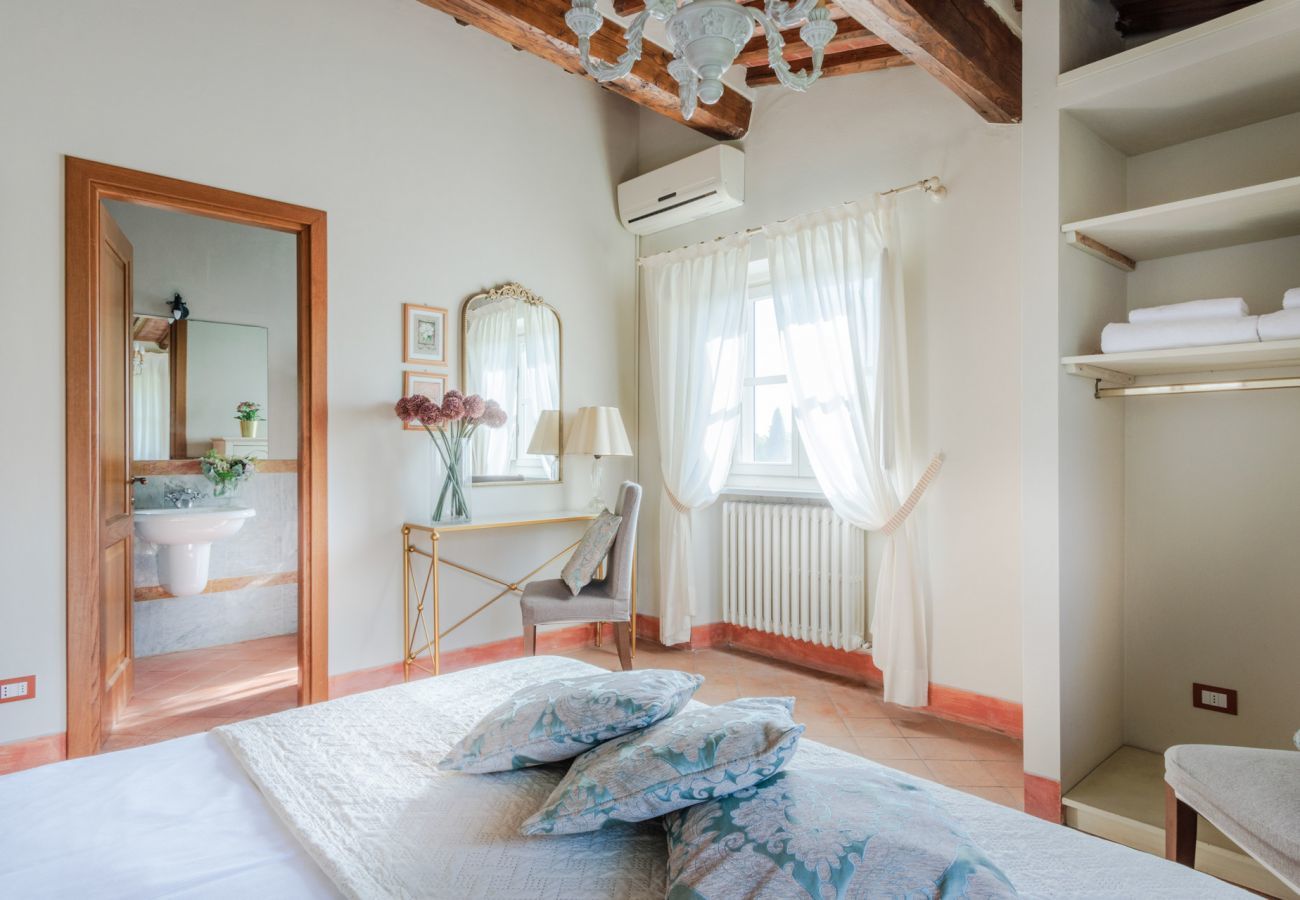 Appartamento a Monte San quirico - Pietro Farmhouse Apartment in Wine Resort in Lucca