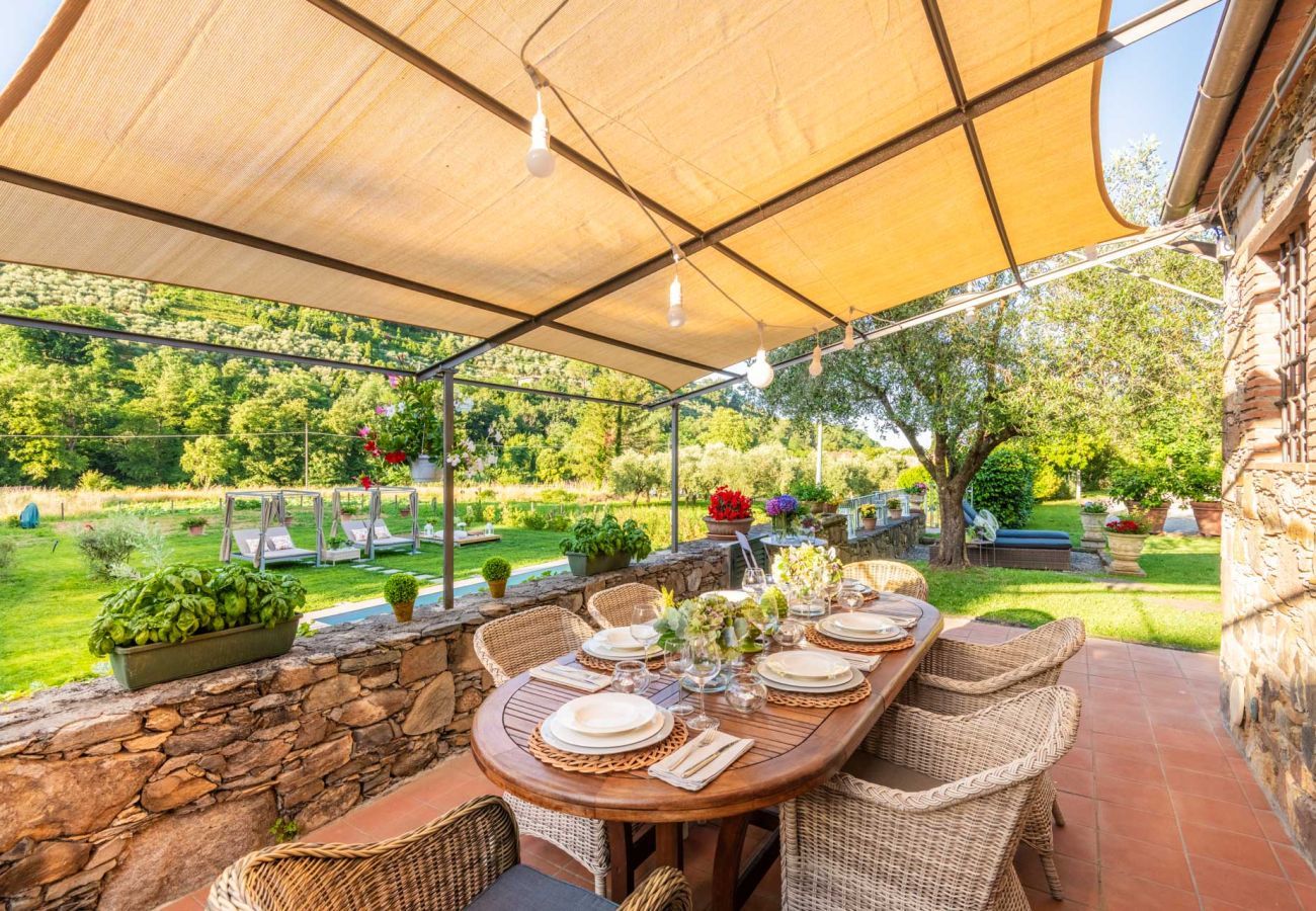 Villa a Capannori - Villa Ester, a Stylish Farmhouse with Pool on the Hills by Lucca