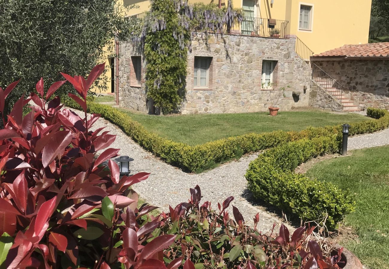 Appartamento a San Gennaro - Casa Lucchese, a farmhouse apartment with pool on the hills of Lucca