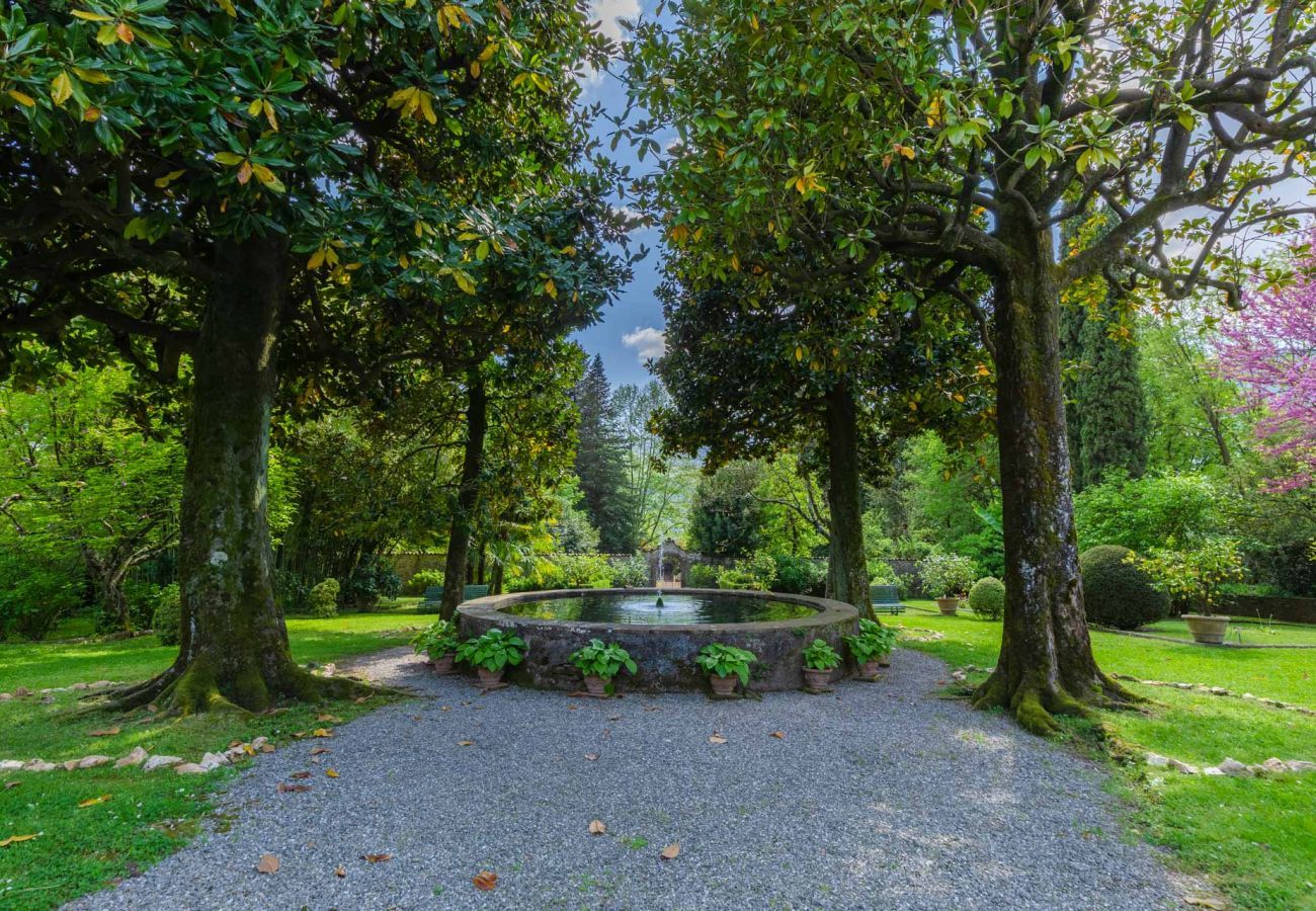 Appartamento a Piano di Coreglia - Casa Cassettari, a Villa Apartment with Garden