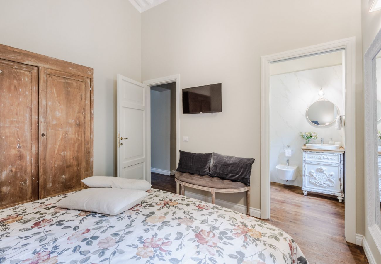 Appartamento a Lucca - 3 bedrooms Apartment by the Lucca Cathedral