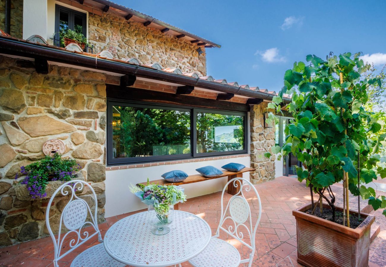 Villa a Pescia - Sospirata Farmhouse, luxury 2 bedrooms villa with Amazing Views on the Rolling Hills of Pescia