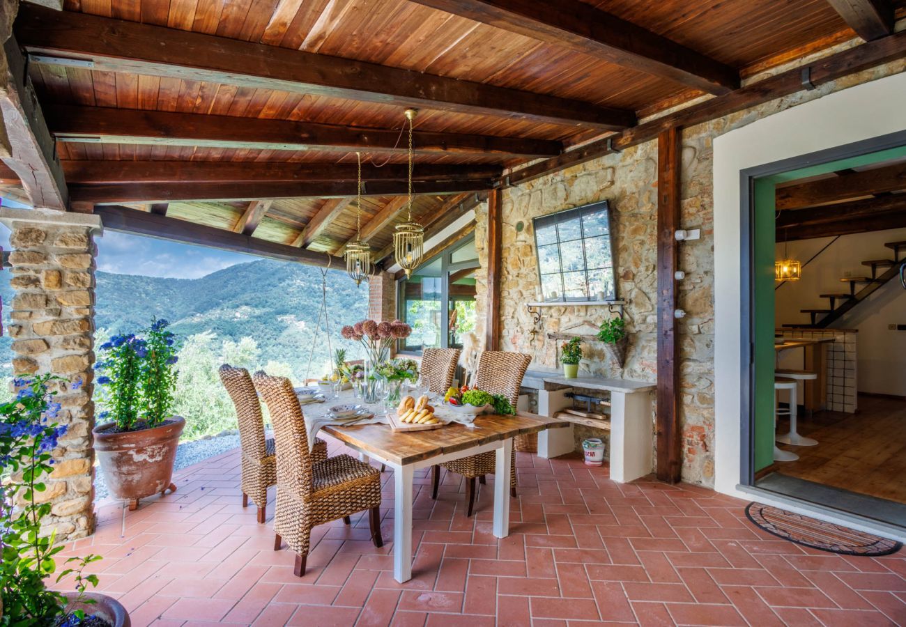 Villa a Pescia - Sospirata Farmhouse, luxury 2 bedrooms villa with Amazing Views on the Rolling Hills of Pescia