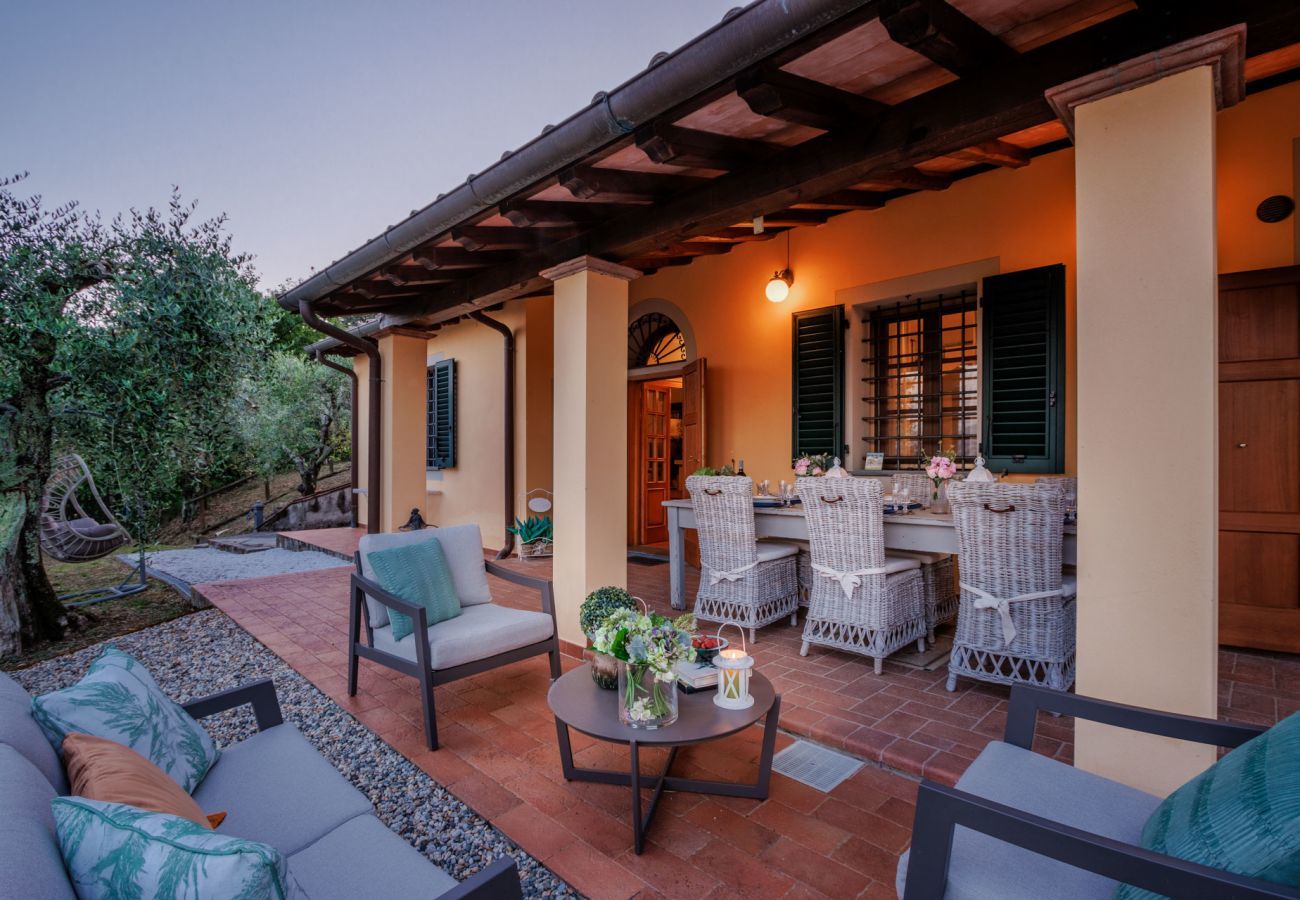 Villa a Lucca - Villa Gabry Farmhouse with Incredible View on the Hills close to Lucca Town Centre