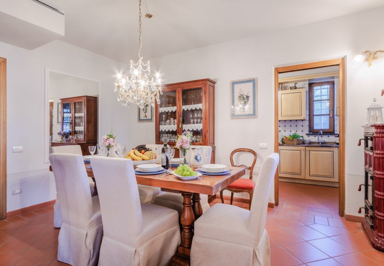 Villa a Lucca - Villa Gabry Farmhouse with Incredible View on the Hills close to Lucca Town Centre