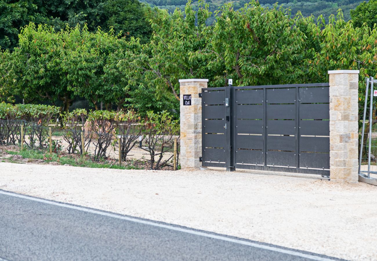 Villetta a Costermano - Regarda - Villa Ida, appartamento Giarole con piscina ed aria condizionata