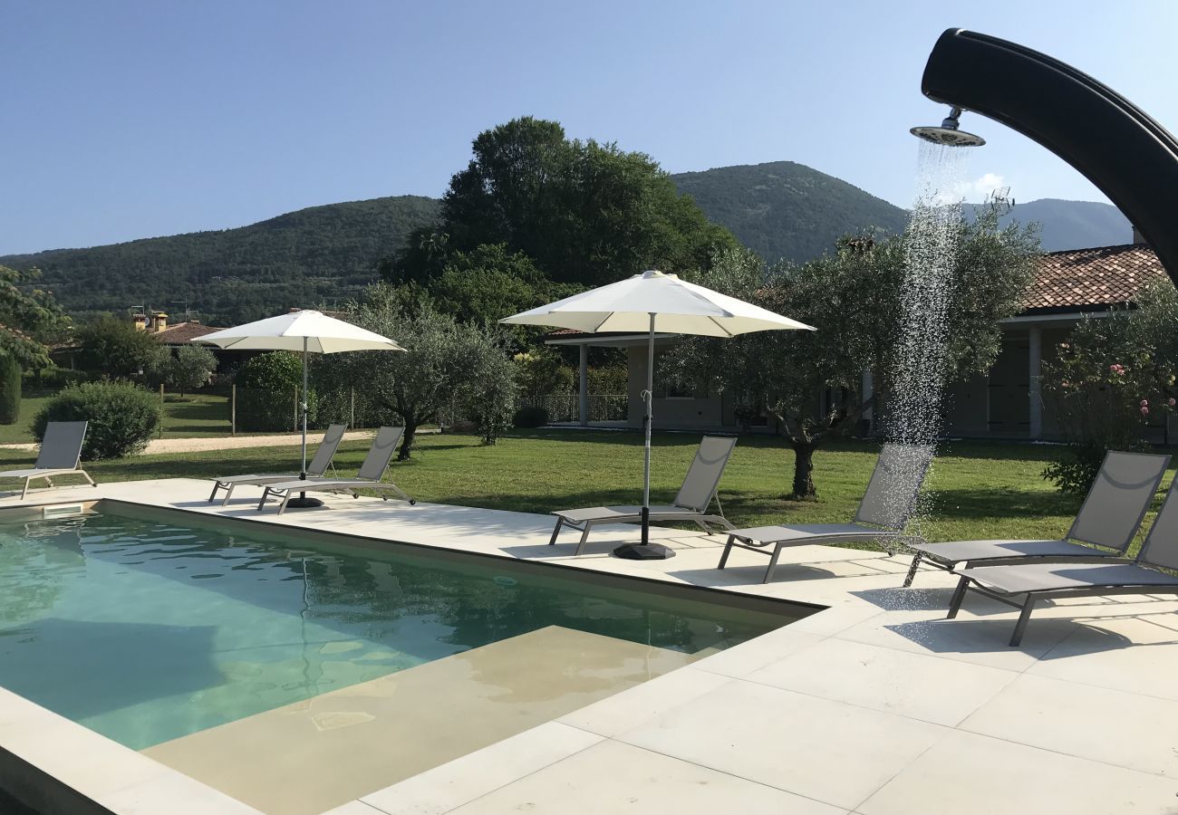 Villetta a Costermano - Regarda - Villa Ida, appartamento Giarole con piscina ed aria condizionata