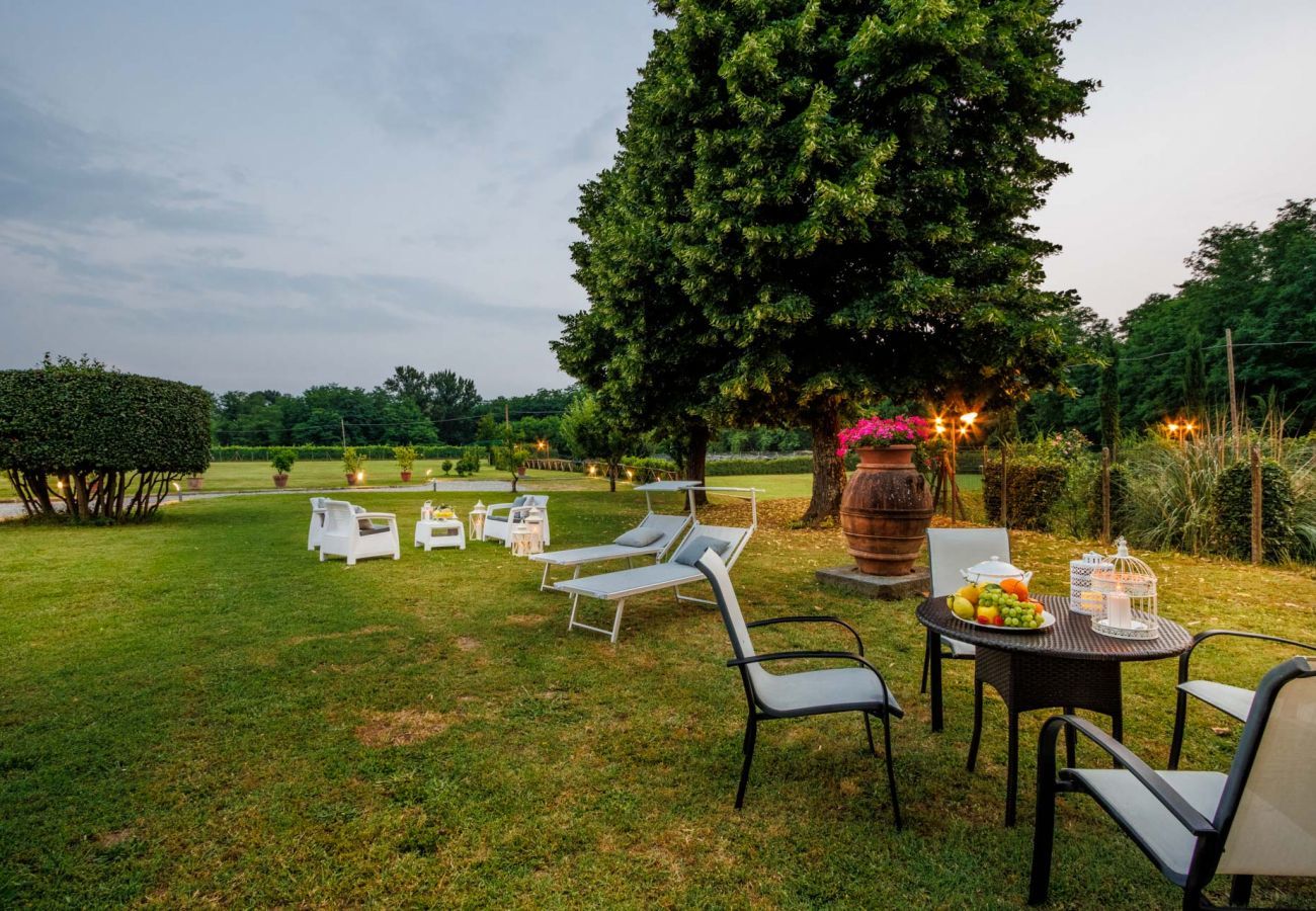 Villa a Gragnano - Villa Papari, Smart Convenient Farmhouse on the Lucca Hills