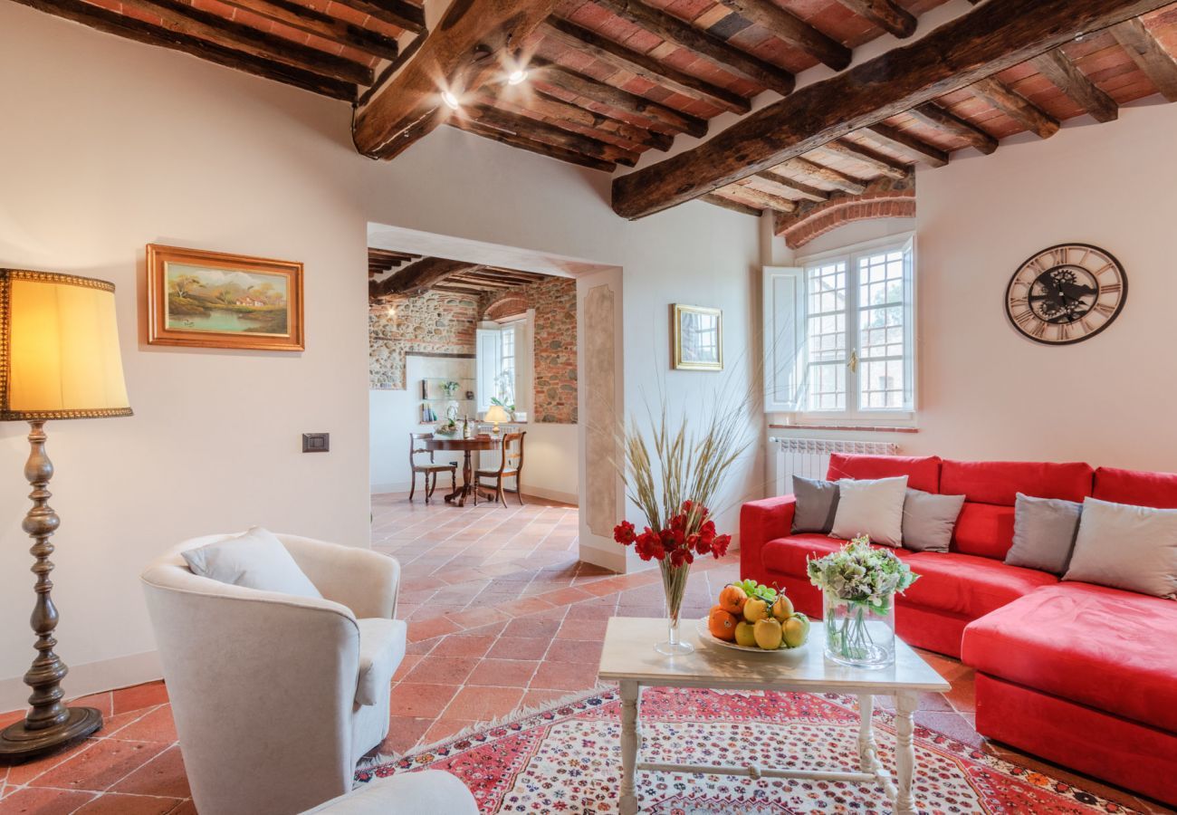 Villa a Gragnano - Villa Papari, Smart Convenient Farmhouse on the Lucca Hills