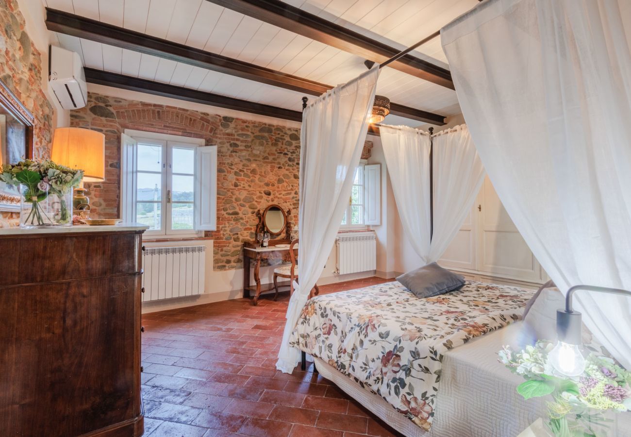 Villa a Gragnano - Villa Papari, Smart Convenient Farmhouse on the Lucca Hills