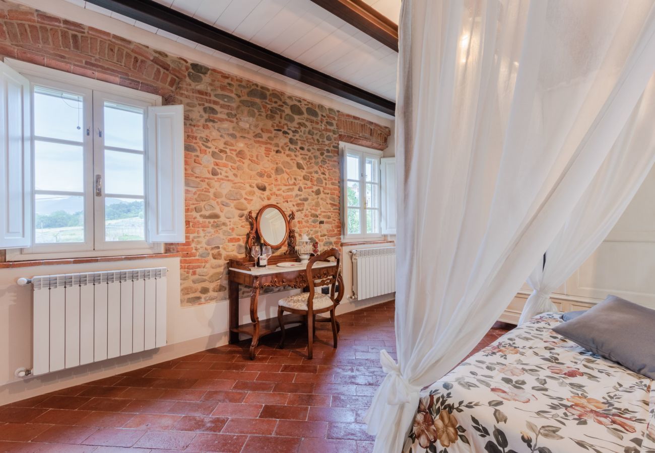 Villa a Gragnano - Villa Papari, Smart Convenient Farmhouse on the Lucca Hills