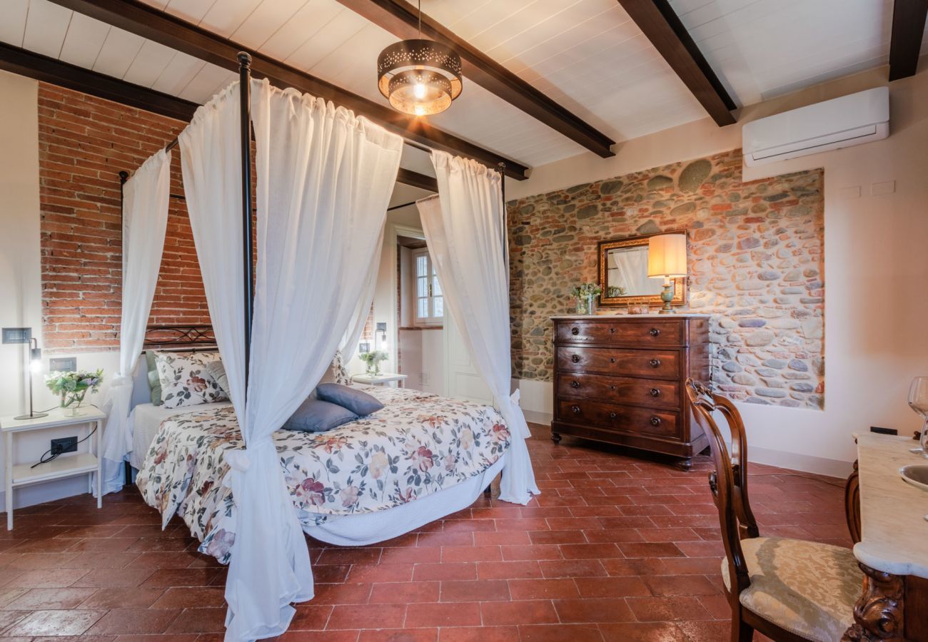 Villa a Gragnano - Villa Papari, Smart Convenient Farmhouse on the Lucca Hills