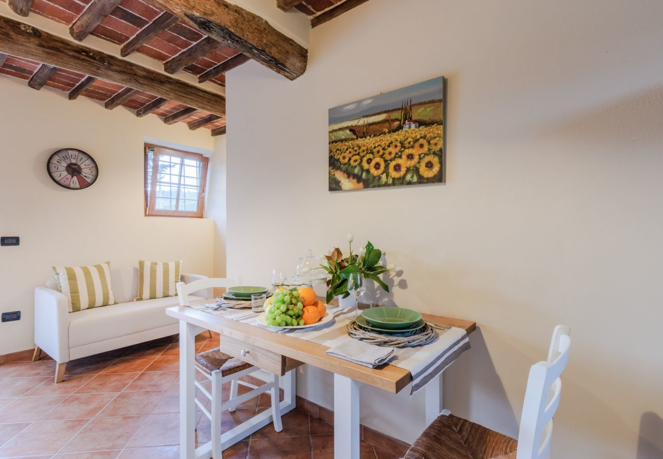 Villa a Gragnano - Villa Papari, Smart Convenient Farmhouse on the Lucca Hills