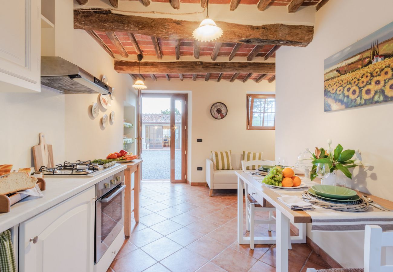 Villa a Gragnano - Villa Papari, Smart Convenient Farmhouse on the Lucca Hills