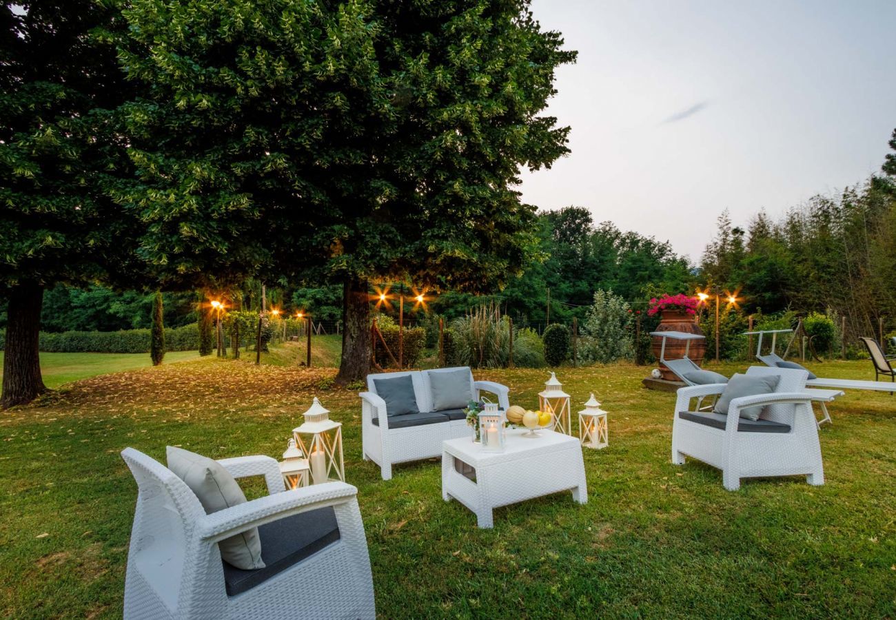 Villa a Gragnano - Villa Papari, Smart Convenient Farmhouse on the Lucca Hills