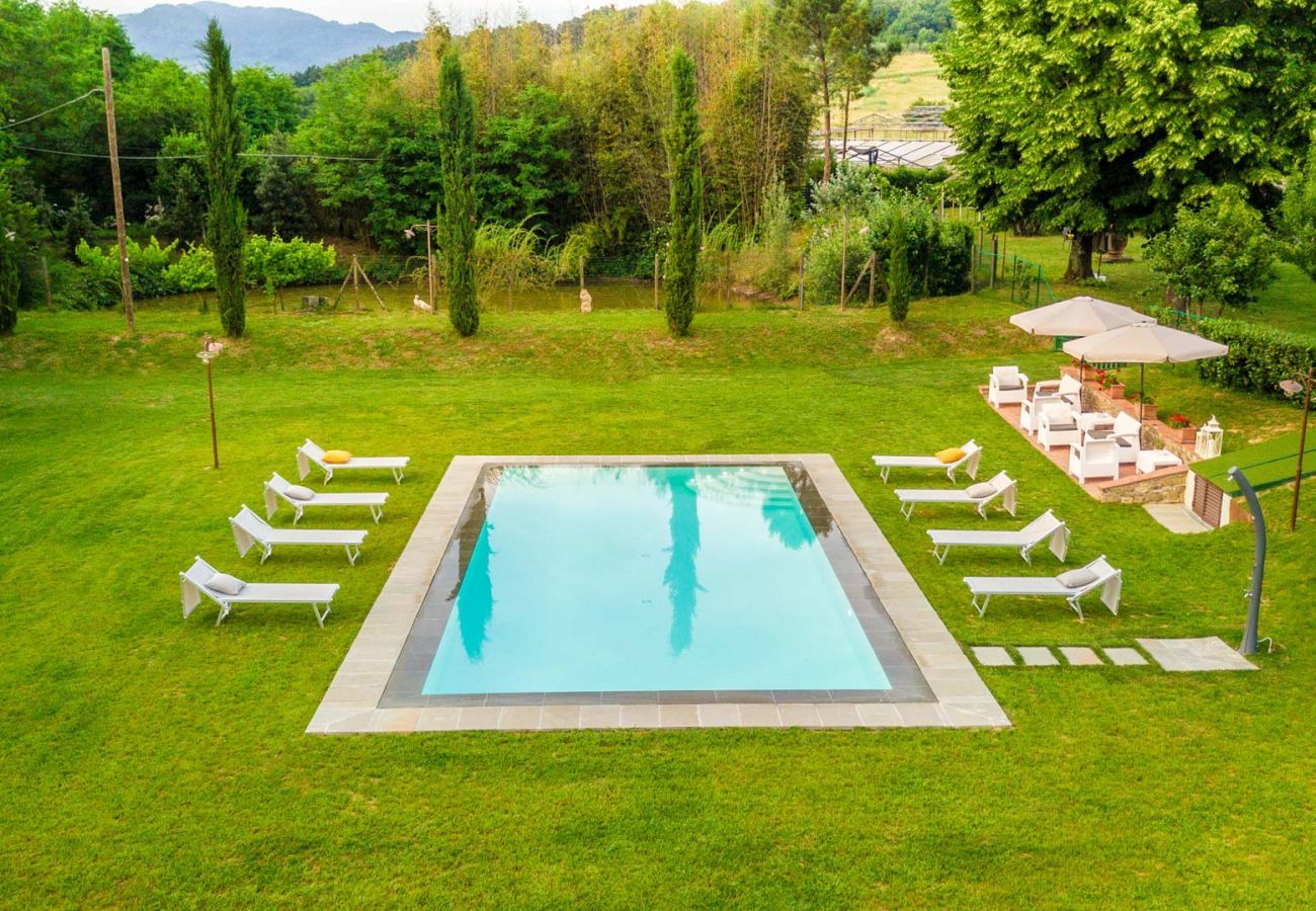 Villa a Gragnano - Villa Papari, Smart Convenient Farmhouse on the Lucca Hills