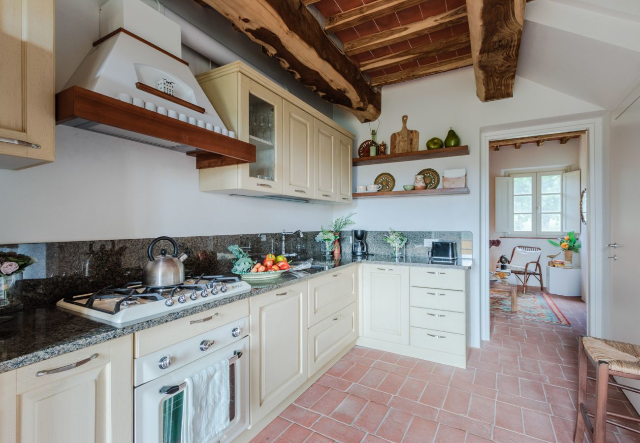 Appartamento a San Gennaro - Casa Bellavista at Il Borghetto Farmhouse, smart, convenient rental home with shared pool in Lucca