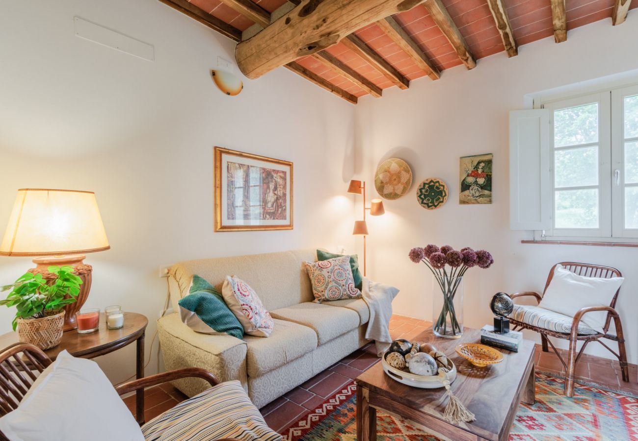 Appartamento a San Gennaro - Casa Bellavista at Il Borghetto Farmhouse, smart, convenient rental home with shared pool in Lucca