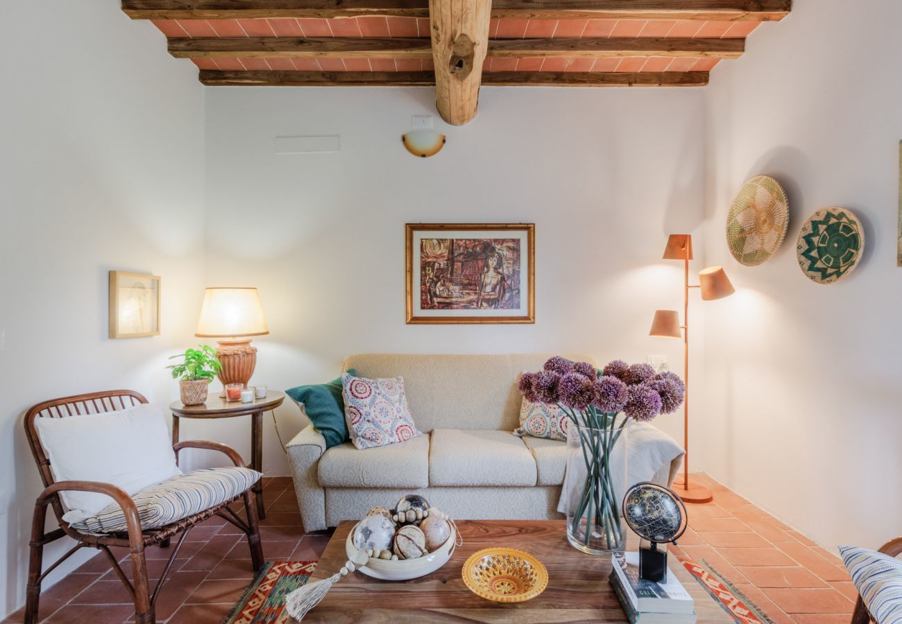 Appartamento a San Gennaro - Casa Bellavista at Il Borghetto Farmhouse, smart, convenient rental home with shared pool in Lucca