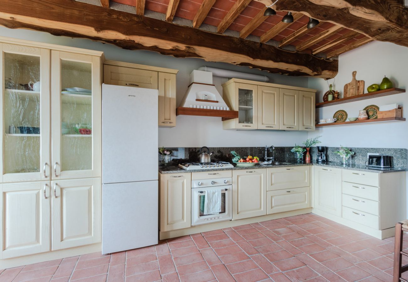 Appartamento a San Gennaro - Casa Bellavista at Il Borghetto Farmhouse, smart, convenient rental home with shared pool in Lucca