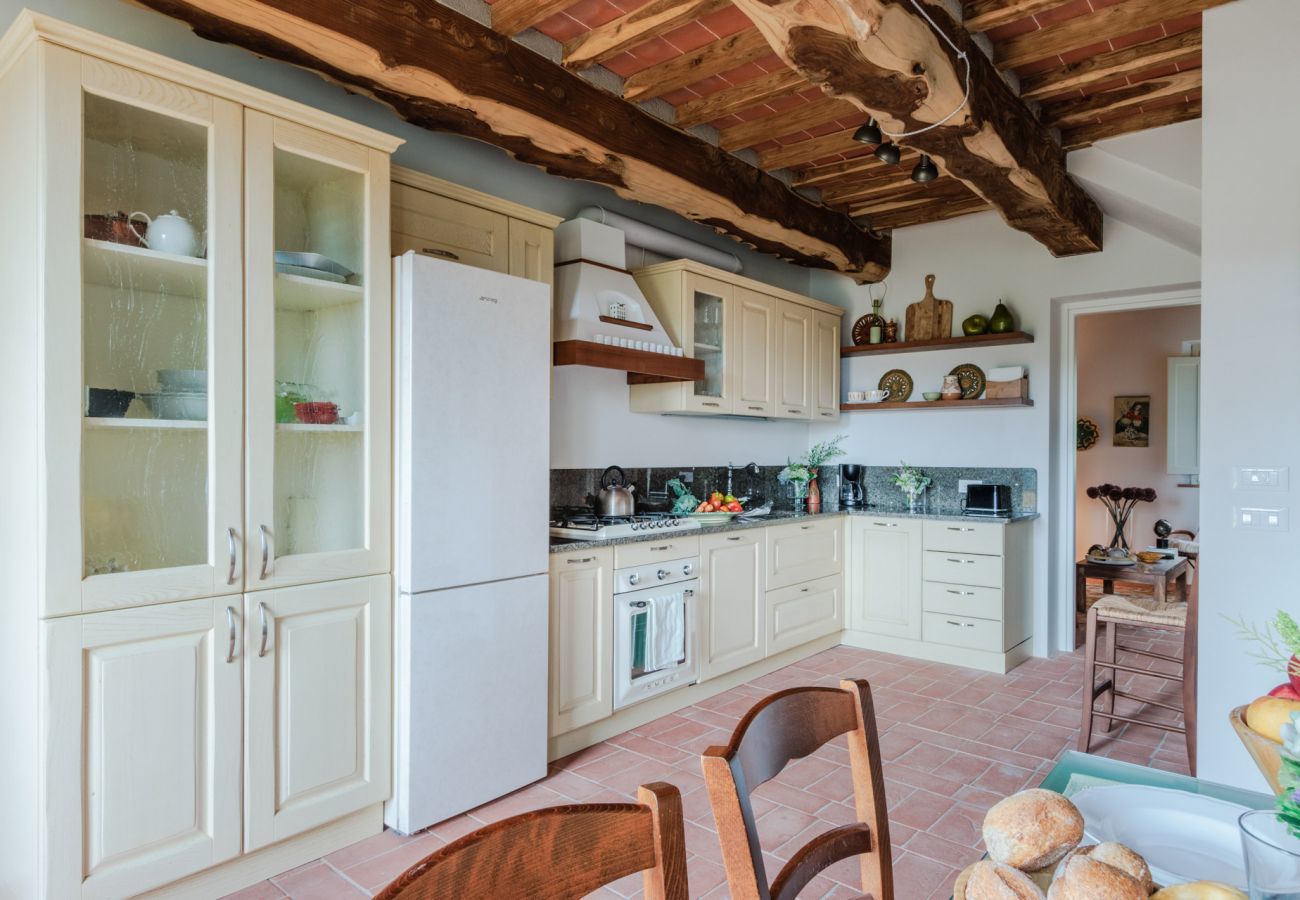 Appartamento a San Gennaro - Casa Bellavista at Il Borghetto Farmhouse, smart, convenient rental home with shared pool in Lucca