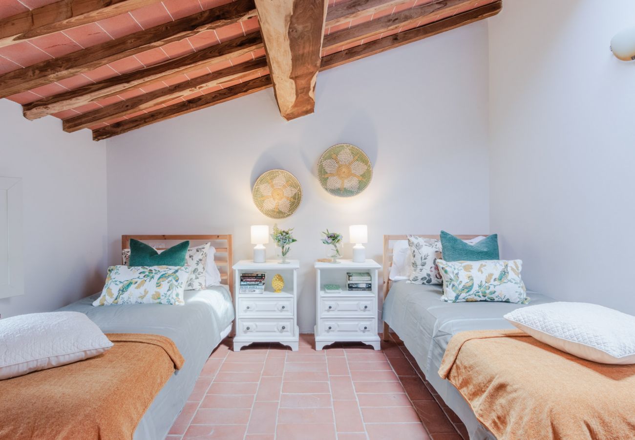 Appartamento a San Gennaro - Casa Bellavista at Il Borghetto Farmhouse, smart, convenient rental home with shared pool in Lucca