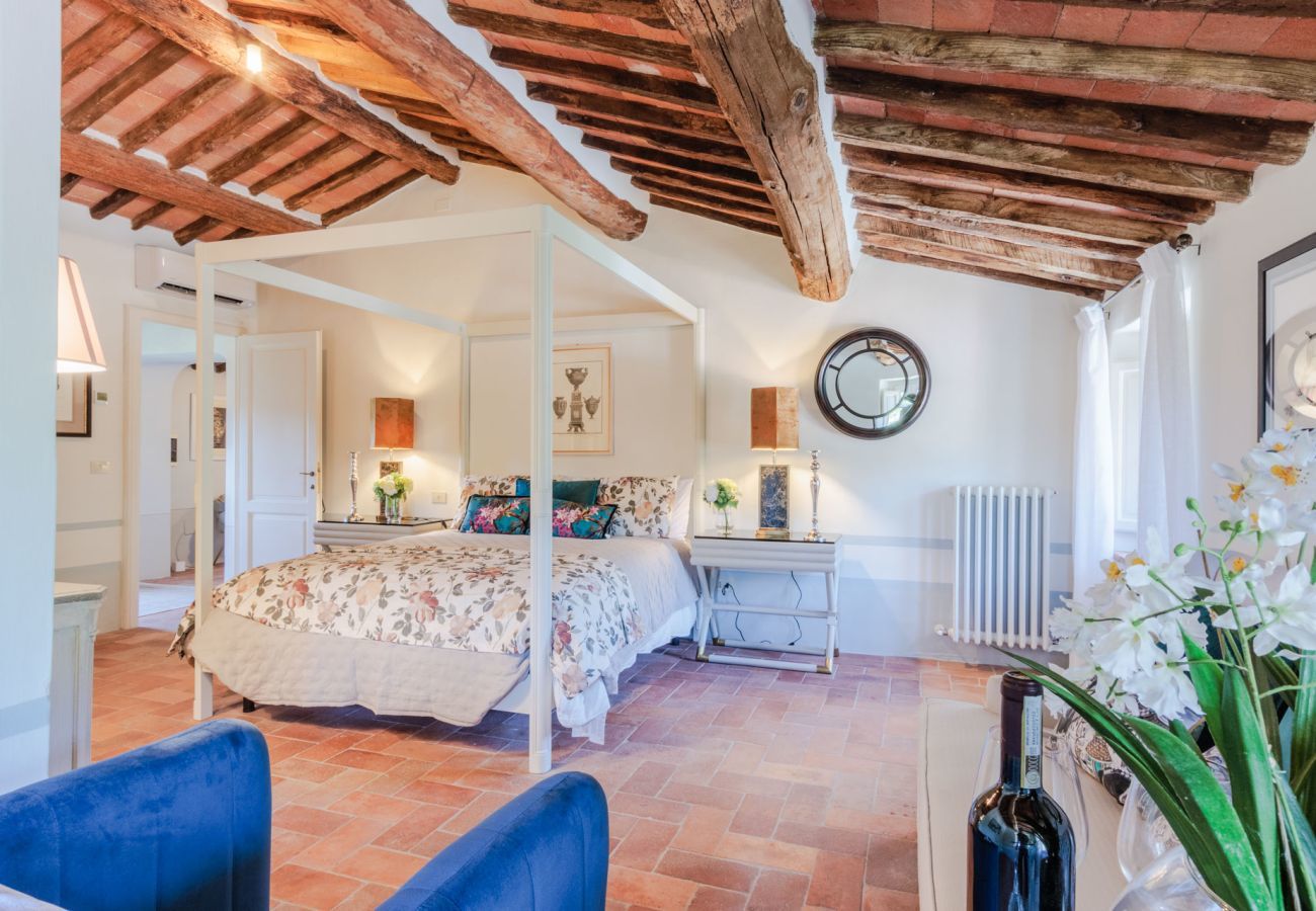 Villa a Lucca - Villa Francigena Luxury 10 bedroom Farmhouse Villa