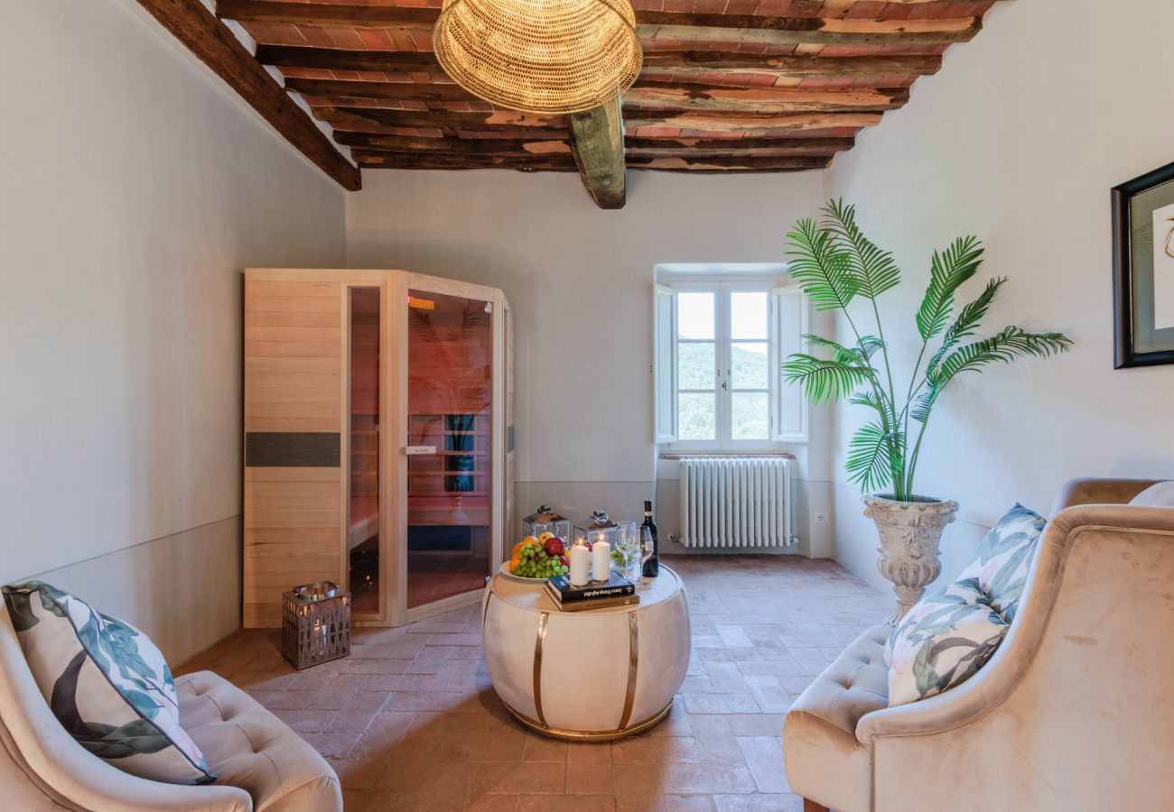 Villa a Lucca - Villa Francigena Luxury 10 bedroom Farmhouse Villa