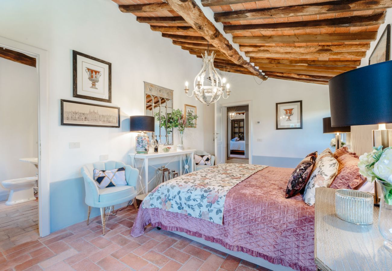 Villa a Lucca - Villa Francigena Luxury 10 bedroom Farmhouse Villa