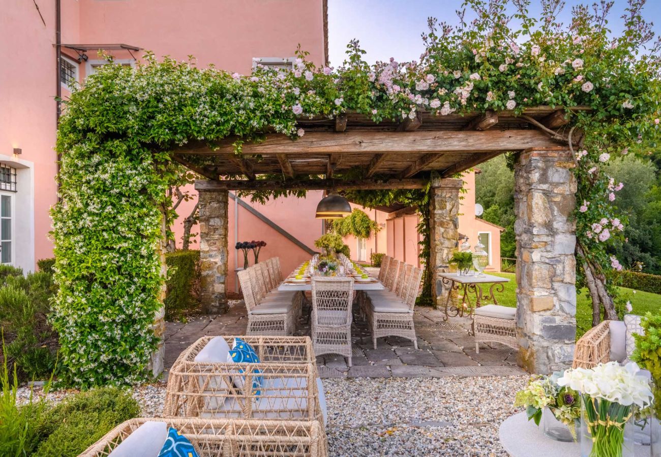 Villa a Lucca - Villa Francigena Luxury 10 bedroom Farmhouse Villa