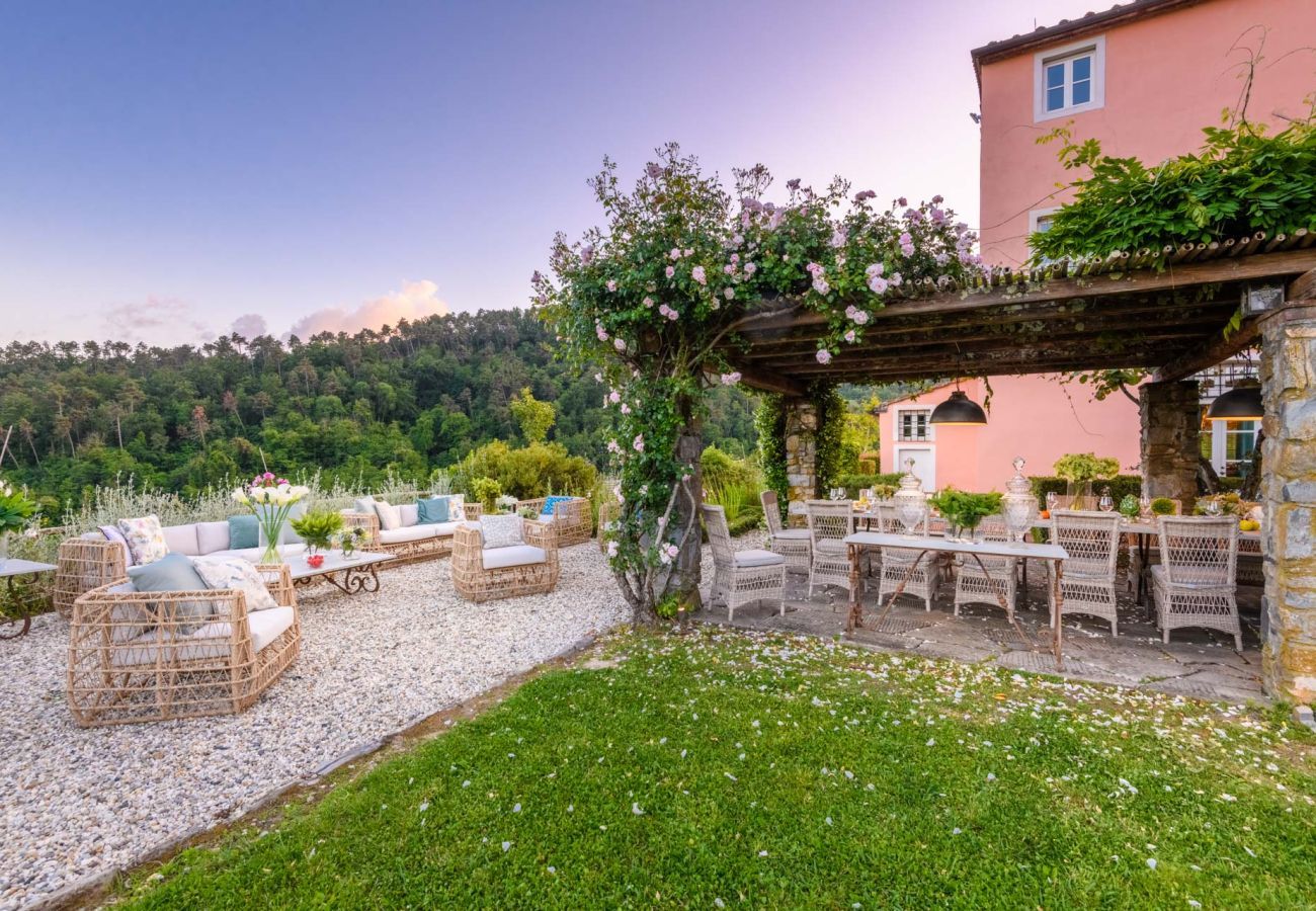 Villa a Lucca - Villa Francigena Luxury 10 bedroom Farmhouse Villa