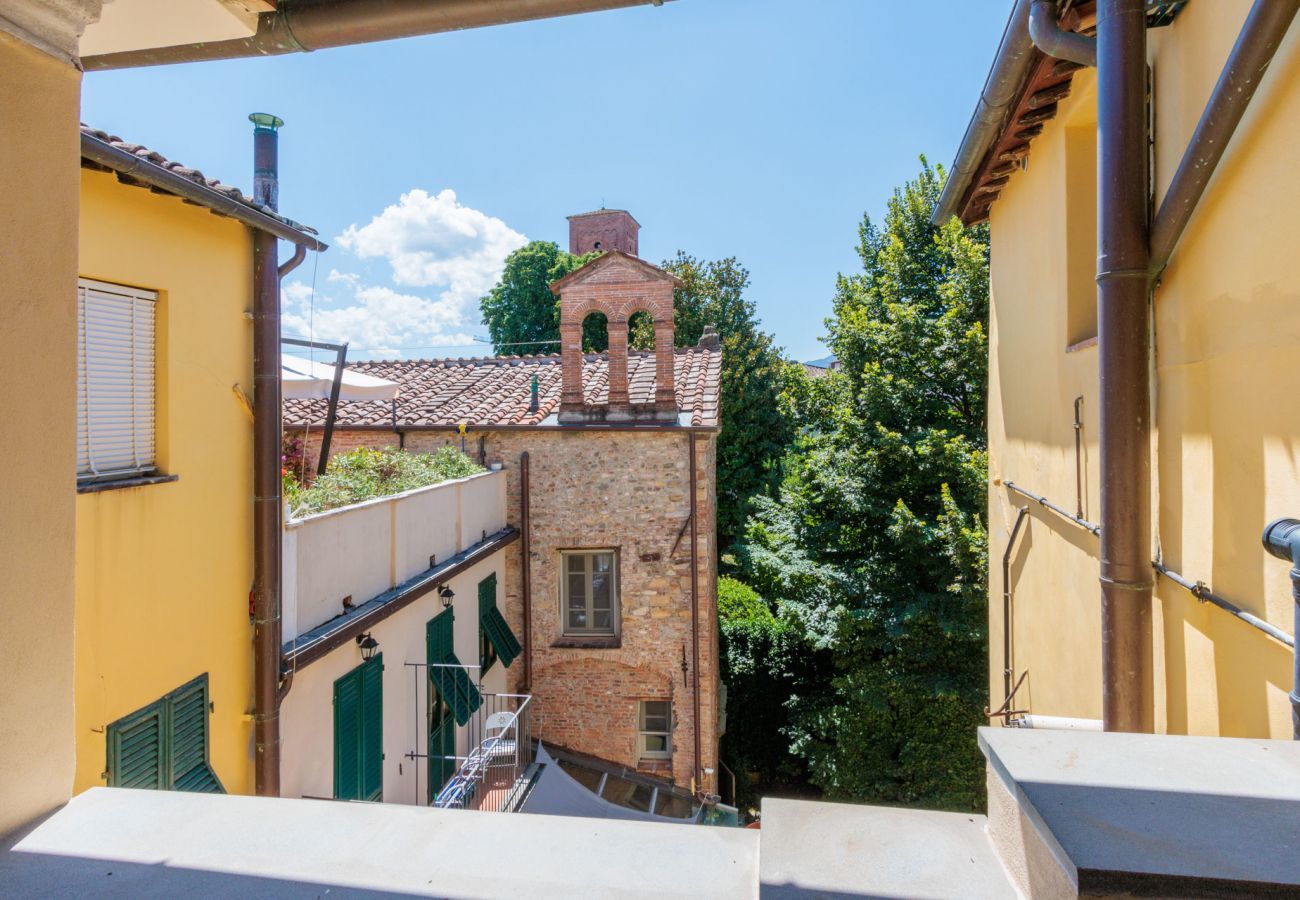 Appartamento a Lucca - Casa Ledesma, modern apartment for 4 guests with balcony inside the walls of Lucca