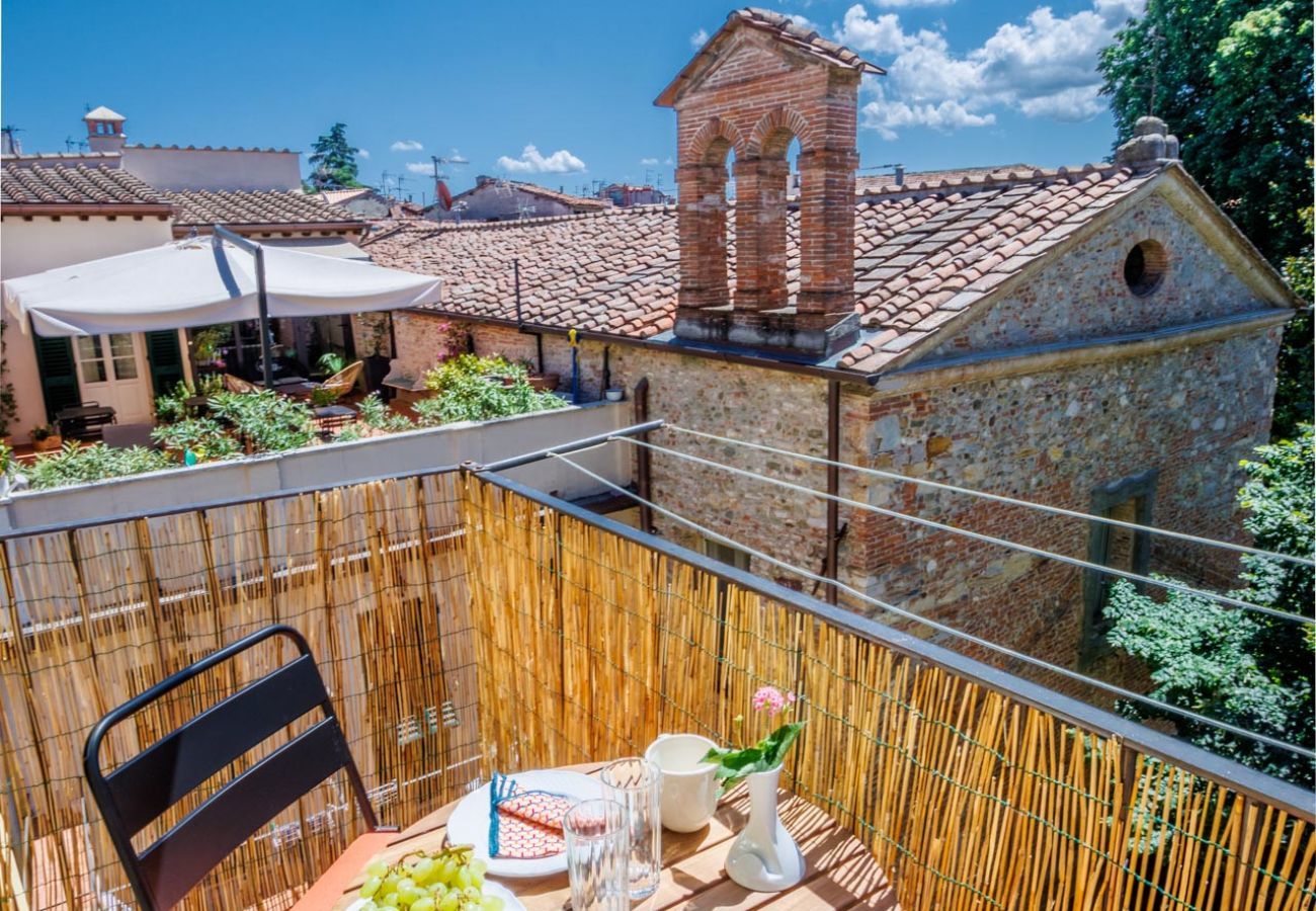 Appartamento a Lucca - Casa Ledesma, modern apartment for 4 guests with balcony inside the walls of Lucca