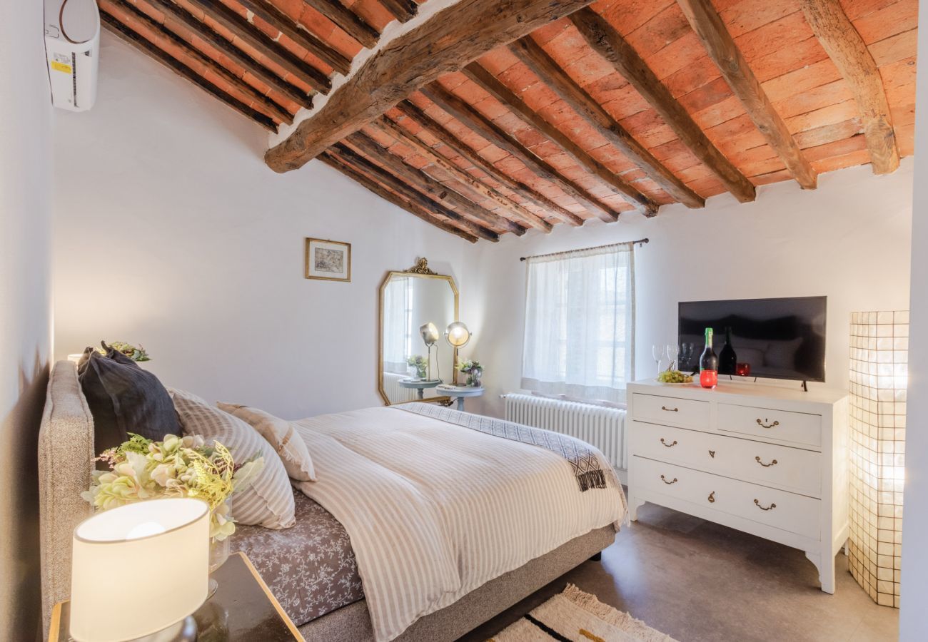 Appartamento a Lucca - Casa Ledesma, modern apartment for 4 guests with balcony inside the walls of Lucca