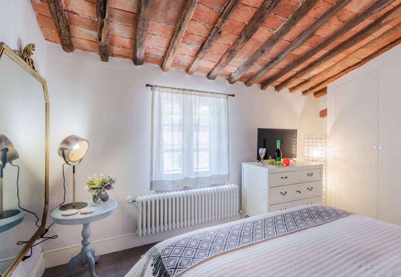 Appartamento a Lucca - Casa Ledesma, modern apartment for 4 guests with balcony inside the walls of Lucca