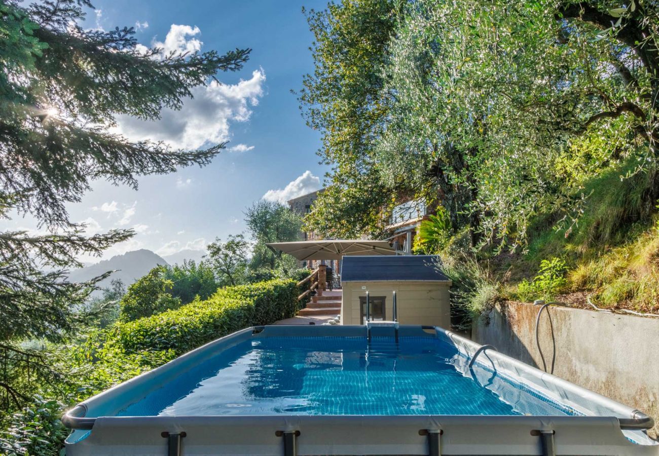 Villa a Lucca - Villa Alice, panoramic stone farmhouse to sleep 10 with pool in Lucca