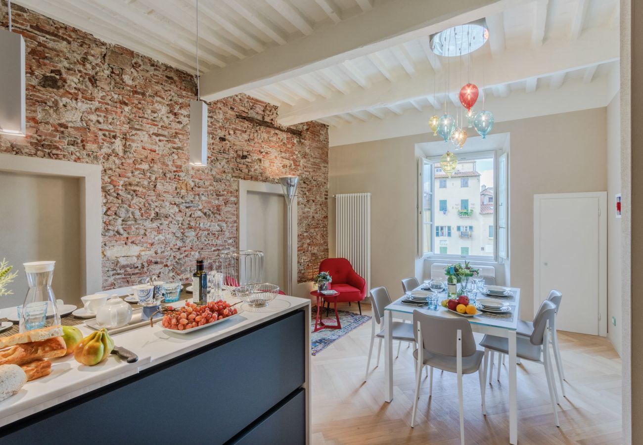 Appartamento a Lucca - Casa Pino 2 bedrooms 2 bathrooms contemporary apartment facing Piazza Anfiteatro