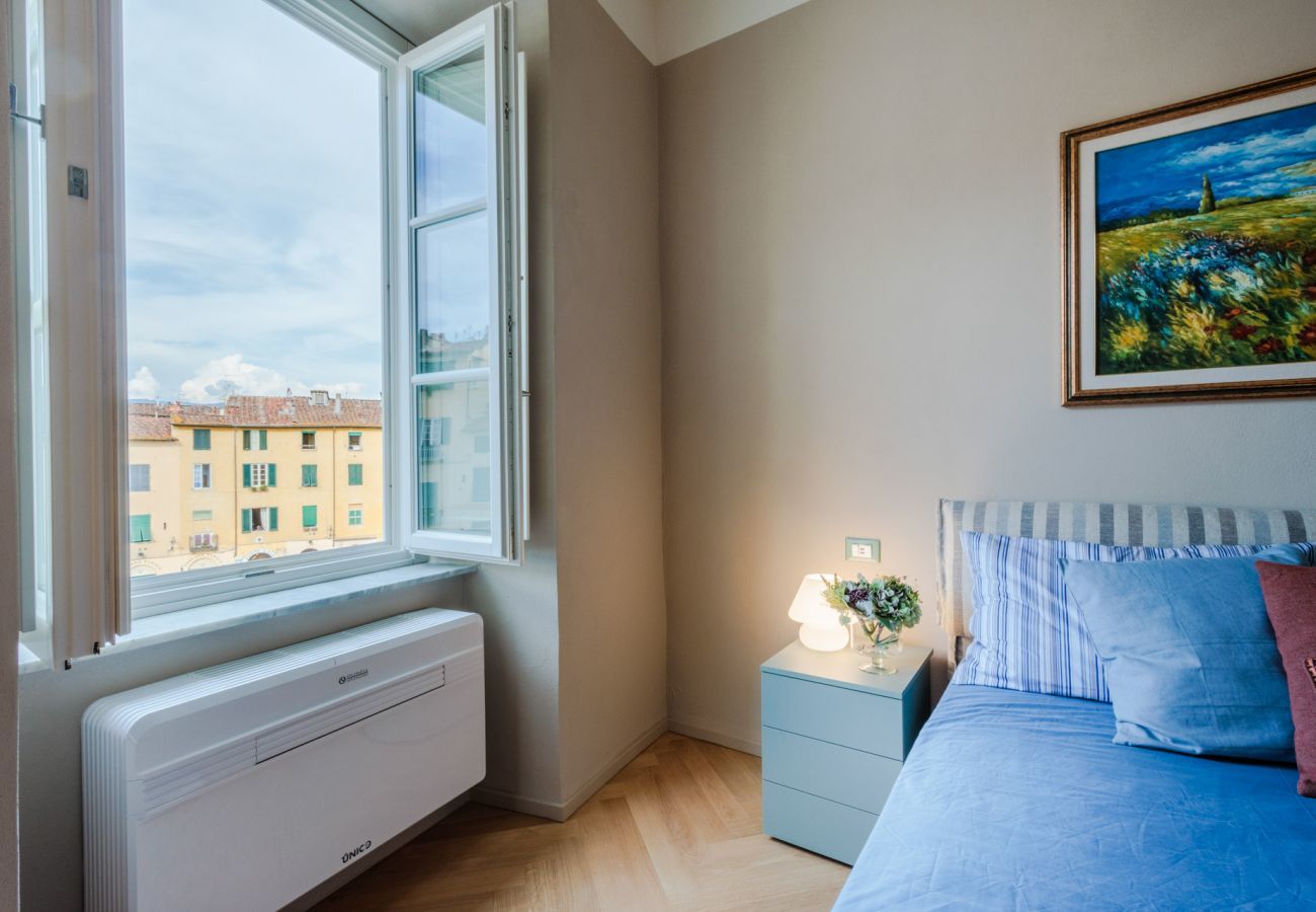 Appartamento a Lucca - Casa Pino 2 bedrooms 2 bathrooms contemporary apartment facing Piazza Anfiteatro